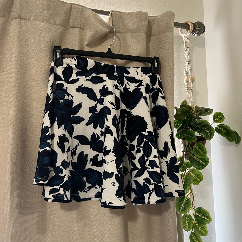 Floral Women's Shirt - Black and White